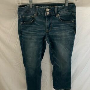 American Eagle Artist Crop (capris) size 4 short